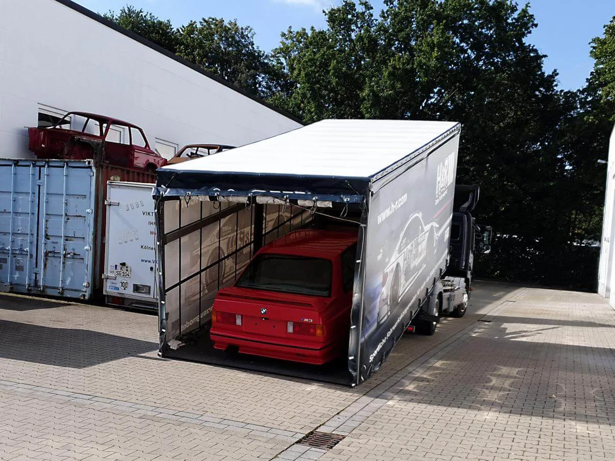 Transporter und geschlossener Anhänger von Ahrend 02 Tuning