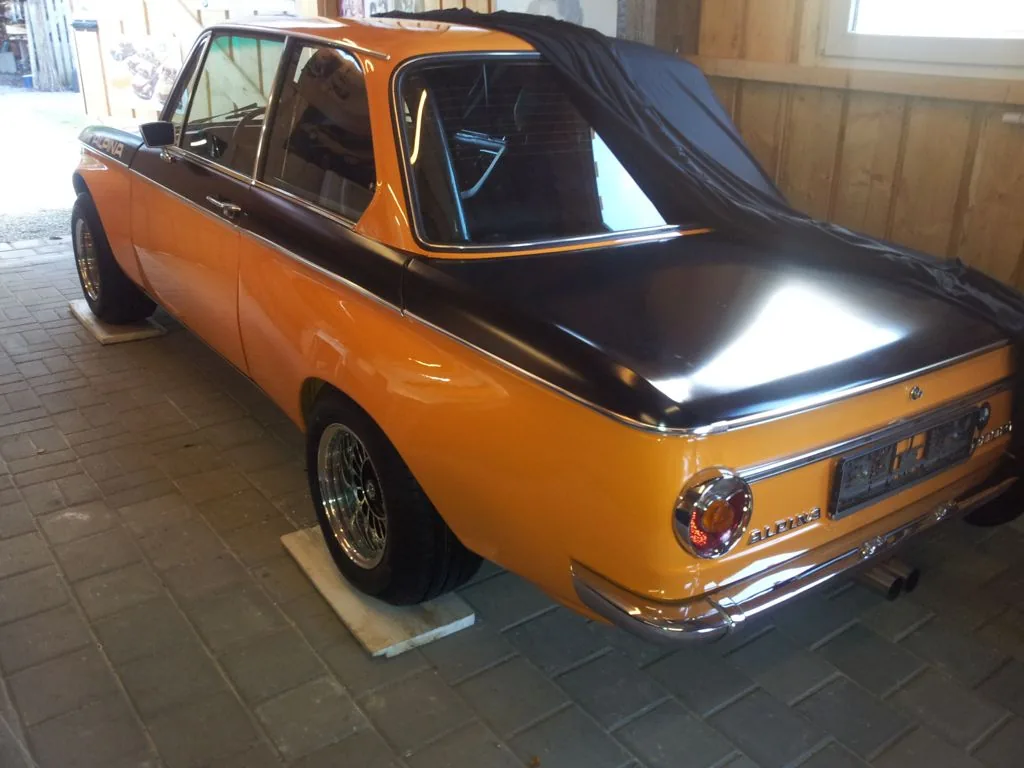 BMW 02 bei der TÜV-Vorführung in der Werkstatt