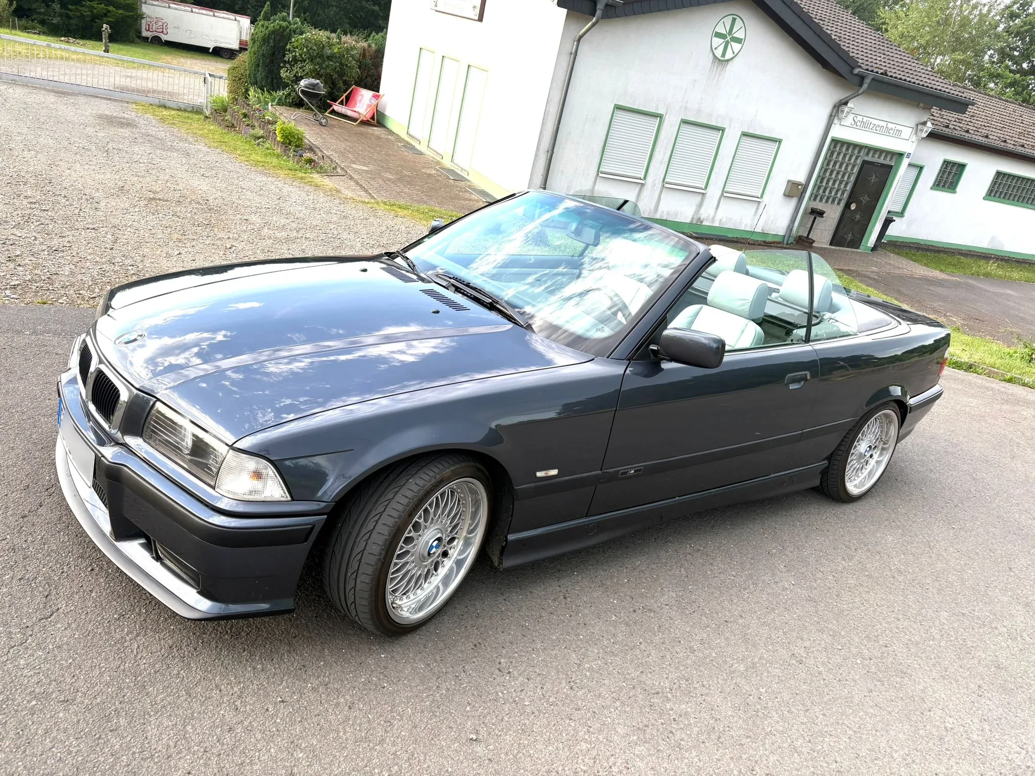 BMW E36 318i Cabrio in Fjordgrau Metallic mit M-Paket